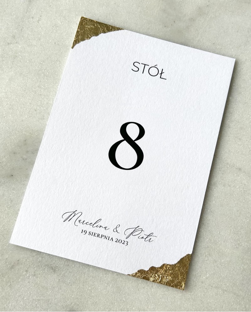 Złote numery na stoły weselne Aurelia glamour